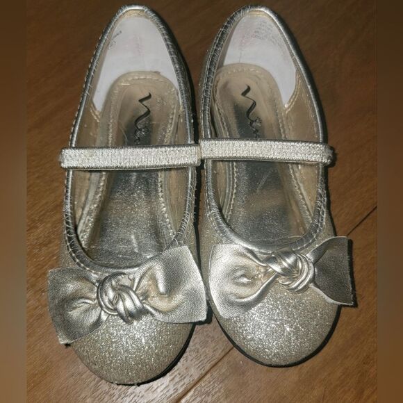 Nina toddler girl size 9 gold bow flats with elastic strap UVG - Picture 1 of 4